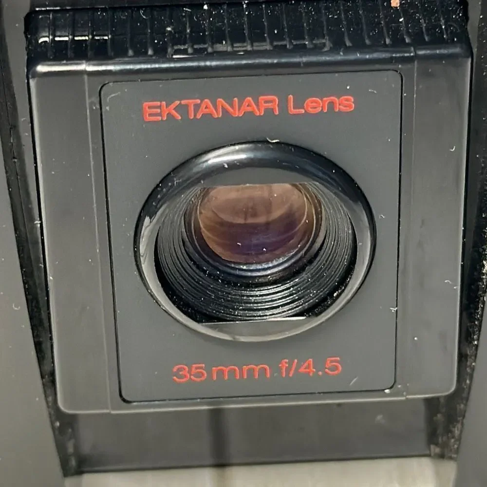 Kodak‎ Star 935 Point & Shoot 35mm Film Camera Pop-Up Flash Case